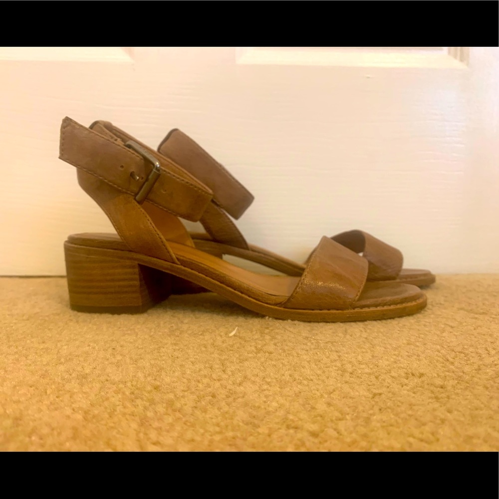 Frye healed sandal
